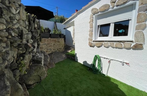 Baiona House | Casita with Shared Pool, Ladeira Beach