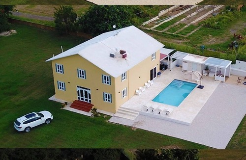 Jobos House | Casona Ocean Blue: Spacious Beach House w/pool