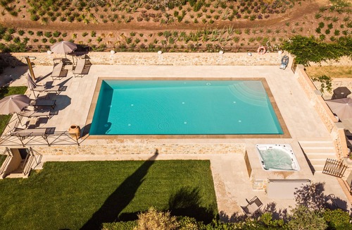 Castiglion Fiorentino Villa | Caspoli, Villa with a private pool and hot tub
