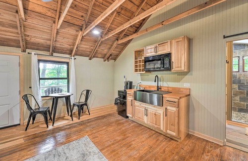 Cassopolis Apartment | Cassopolis 'The Cabin' Retreat: Lake Access!