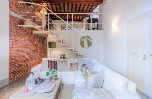 Lucca Historical Center Apartment | Casta Dama Apartment