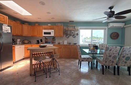 Little Venice House | Castaway 2/2 w/50` Ft. Dock on the Atlantic