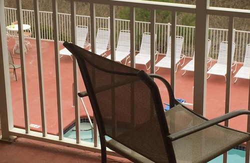 Crescent Beach Hotel | Castaway Beach Inn & Swim Up Bar