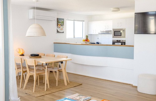 Castaways Beach Condo | Castaways Penthouse Noosa, Sea Views, Beachfront, Pool, Tennis.