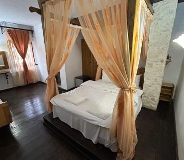 Livezile Hotel | Castel Templul Cavalerilor