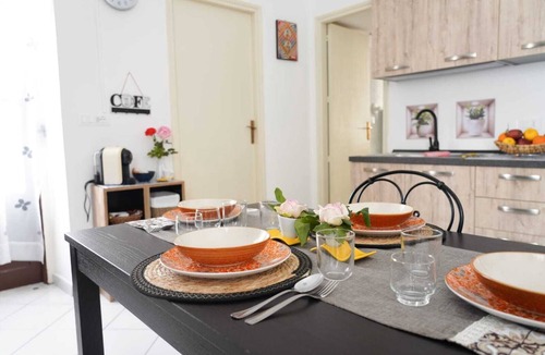 Casteldaccia House | Casteldaccia center apartment. Quiet area. 4 places.Cottage Olivuzza