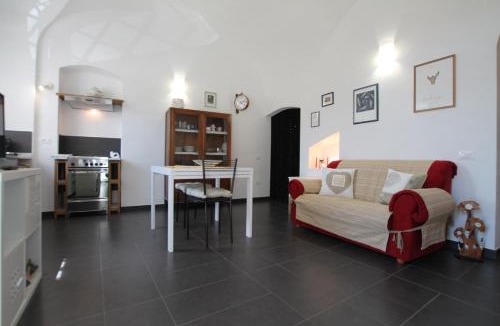 Montescudaio Apartment | Castello 20