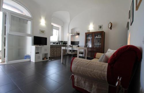 Montescudaio Apartment | Castello 20