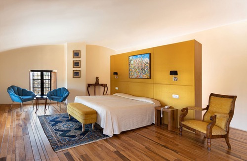 Monteluiano House | Castello Di Petroia Relais
