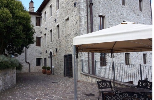 Izzalini Apartment | Castello Izzalini Todi Resort "Apt 10"