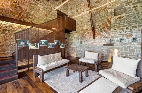 Niella Tanaro House | Castello Medioevale nel Monregalese