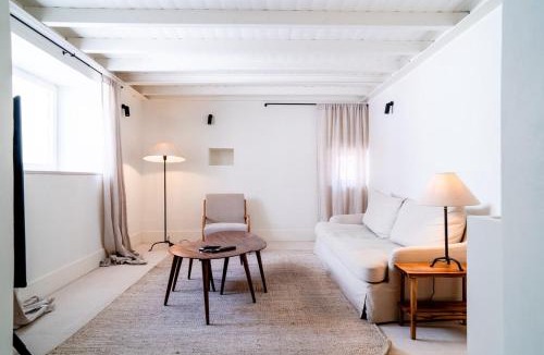 Santa Maria da Devesa House | Castelo House