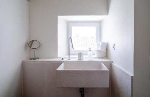 Santa Maria da Devesa House | Castelo House