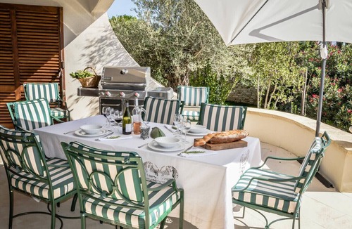 Castillon-du-Gard Villa | Castillon-du-Gard: modern holiday villa, swimming pool, pets allowed