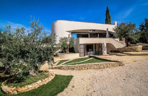 Castillon-du-Gard Villa | Castillon-du-Gard: modern holiday villa, swimming pool, pets allowed