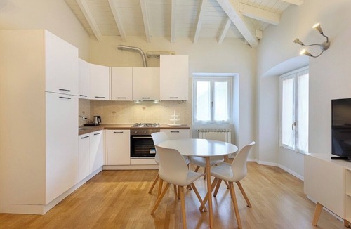 Intra Apartment | Castle Apartment