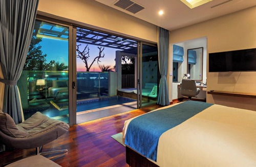 Kampot Resort | CASTLE BAYVIEW RESORT & SPA
