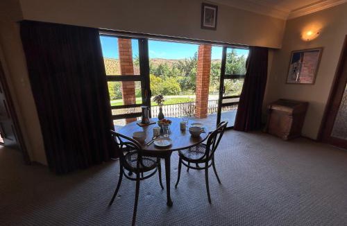 Clutha District House | Castle Dent - exclusive guest suite