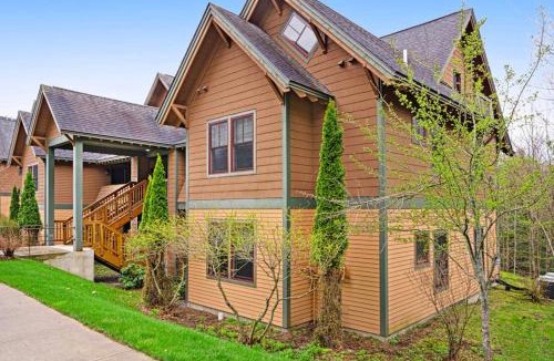 Proctorsville House | Castle Hill Condo