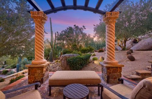 Carefree House | Castle On Black Mountain breathtaking panoramic views and outdoor entertainment