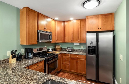 Proctorsville House | Castle Retreat Pool Spa and Mountain Adventures