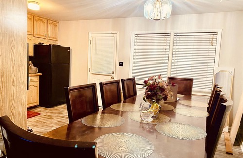 Morrow House | 🏰 Castle 🏰 Spacious Luxuries V- Convenience 5bdR/2.5 bT/S-Atlanta GA🛬