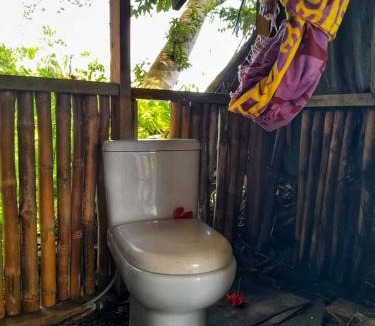 Tanna Island Hotel | Castle Tree House And Bungalow