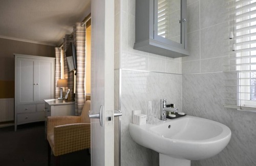 Manorbier Hotel | Castlemead