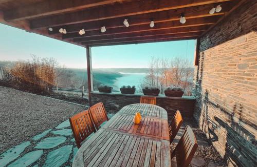 Rochehaut House | Castorama