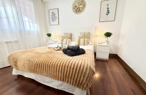 Castro Urdiales Apartment | Castro Holidays - Céntrico Piscina Urbanización Garaje Gratis