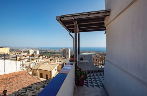 Agrigento Apartment | Casuzza at the Cathedral with a view of the Valley of the Temples, within walking distance of the Cathedral!
