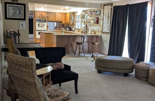Mountain Home House | Cat friendly, wheelchair friendly, nature friendly