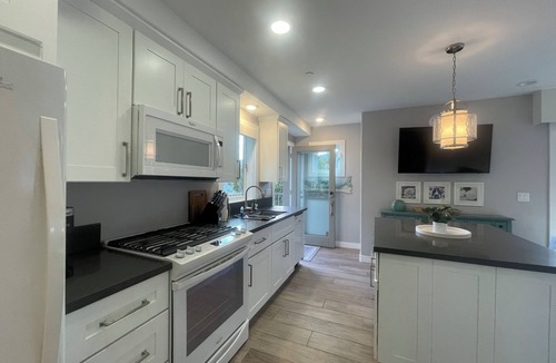 Avalon Apartment | Catalina Haven - Private, Unique Guest House with views in Avalon