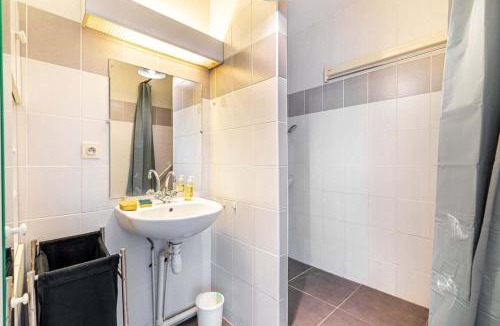 Charenton-le-Pont Apartment | Catch a break near the Seine