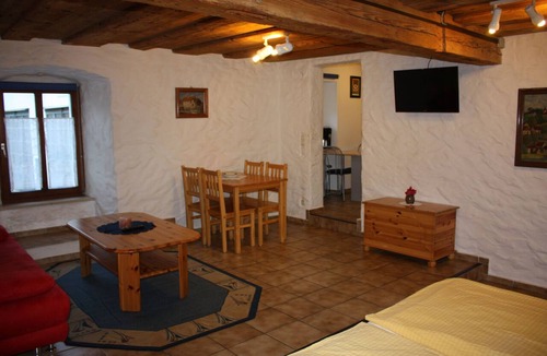 Egloffstein Bed & Breakfast | Category A: 1-room apartment for 2 persons - Pension Mühle