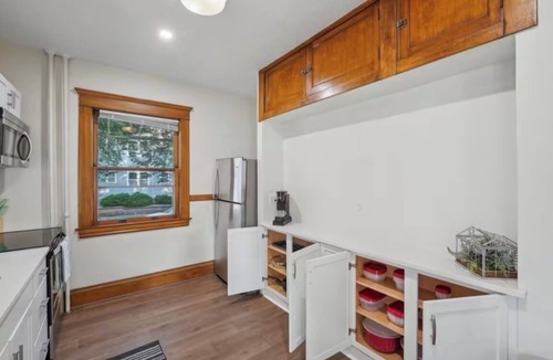 Summit - University Apartment | Cathedral Hill 3-bedroom charm