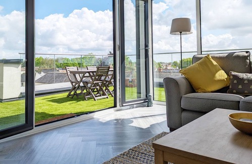 Chichester Cottage | Cathedral View - a flat that sleeps 4 guests in 2 bedrooms