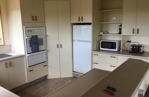 Surat Bay House | Catlins Aurora - The perfect getaway for couples, families or small groups