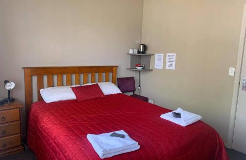 Owaka Hotel | Catlins Inn