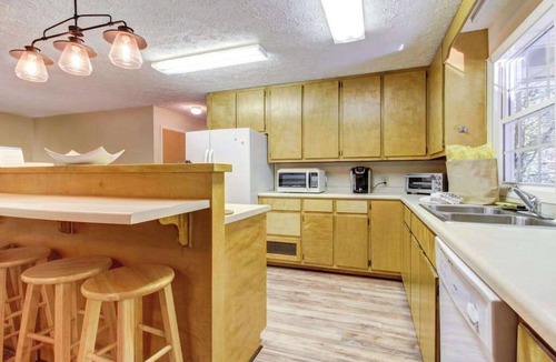 Clarkesville Cabin | Catnip II Clarkesville