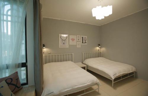 Hengchun Old Town House | Cats in summer