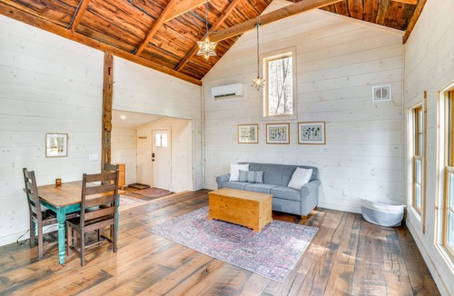 Town of New Baltimore Apartment | Catskills Cabin on Wooded 100 Acres w/ Lake