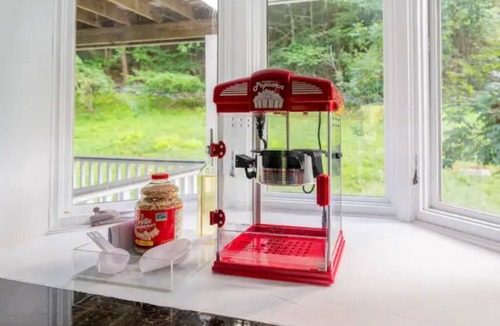 Mountain Dale House | Catskills Villa: Best for Gatherings Sleeps 30+