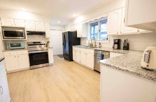 Windham House | Catskills - Windham Villa | 6BR, 4 BA, XL Pool, Hot Tub & Cinema, Gardens