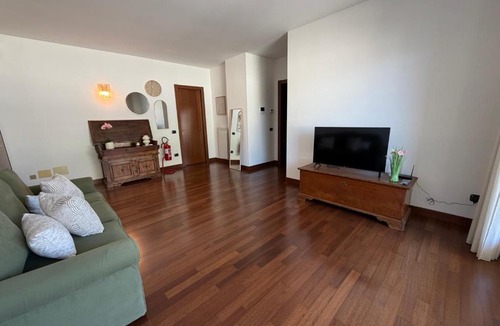Magenta Apartment | CAV i13 D