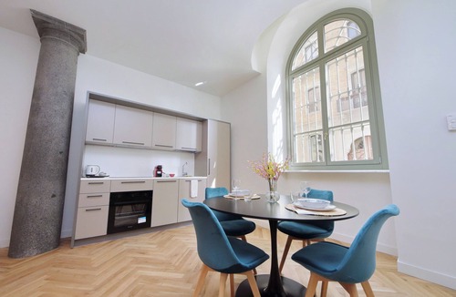 Historic Centre Apartment | CAV Juvarra