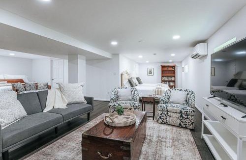 Jefferson Park Avenue Apartment | Cavalier Cocoon