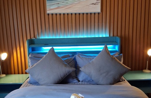 Dingalan Hotel | Cave beach Resort Boutique Accomodation