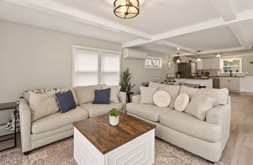 Seneca Falls House | Cayuga Lakefront | Hot Tub | Fire Pit | Kayaks