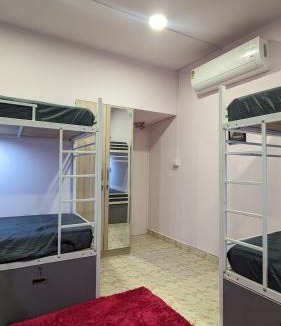 Perungudi Hostel | Cayzen